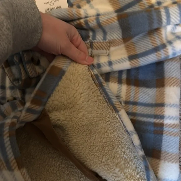 Shacket - Picture 4 of 4